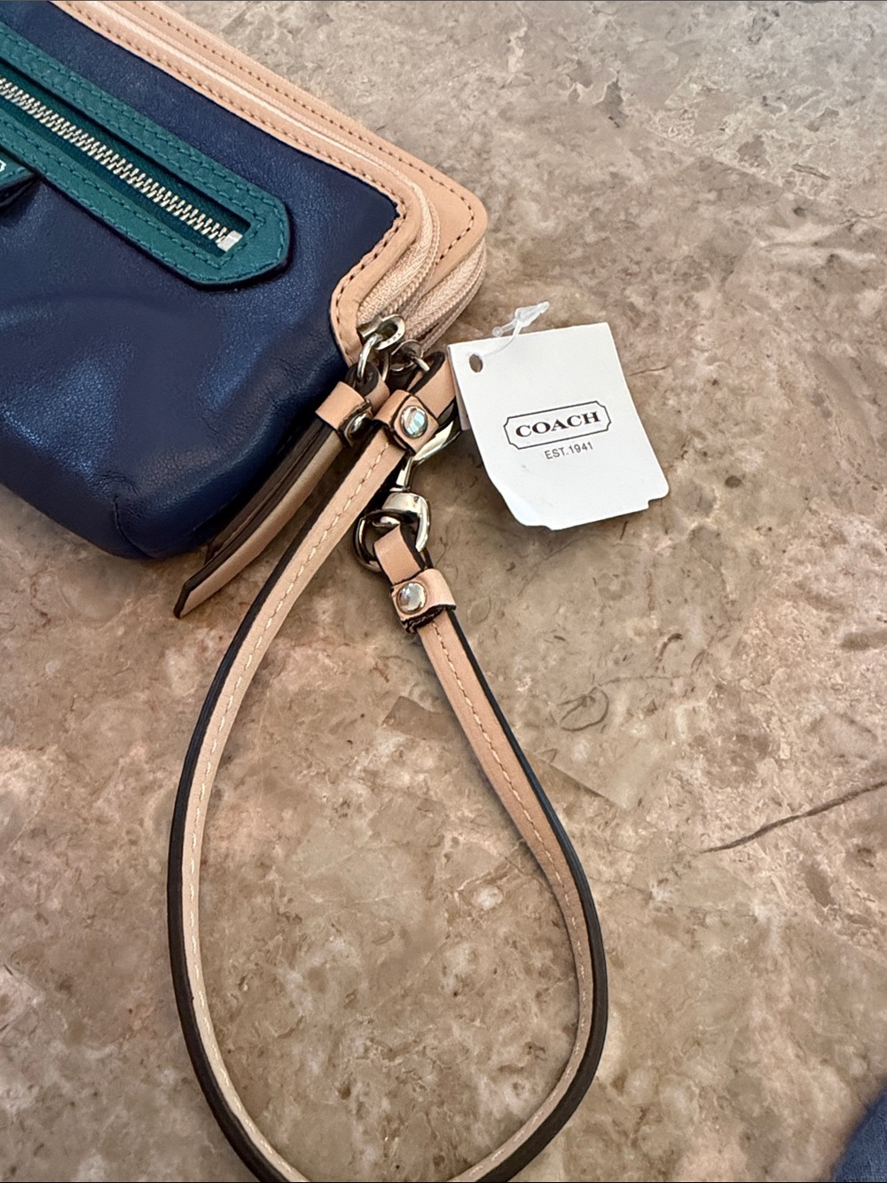Coach NWT Daisy Spectator Double Zip Leather Wristlet/Clutch Navy,Green & Tan - Picture 11 of 16